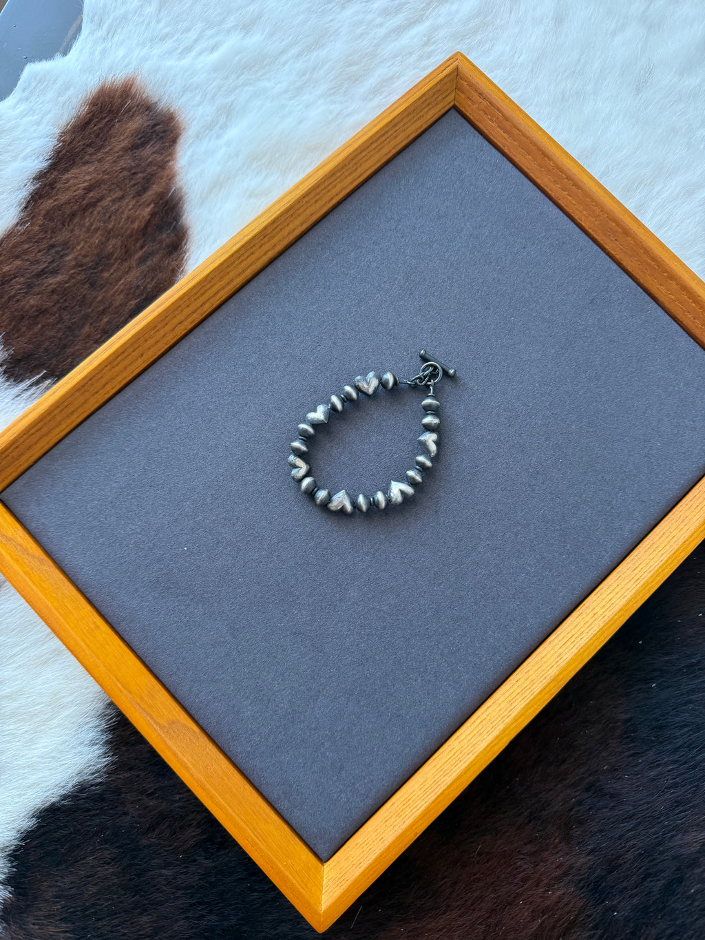 Navajo handmade heart & rondell pearl bracelet