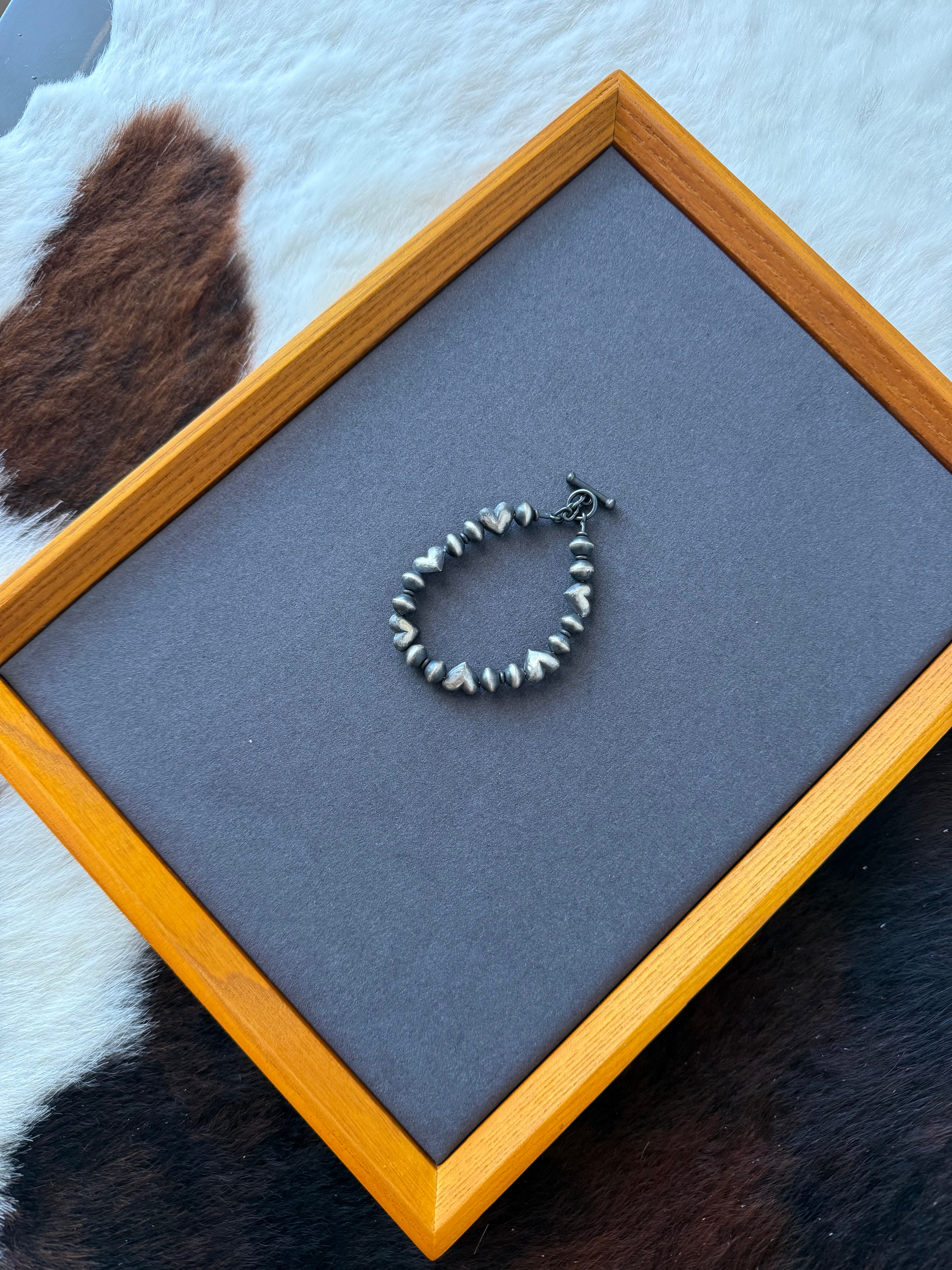 Navajo handmade heart & rondell pearl bracelet