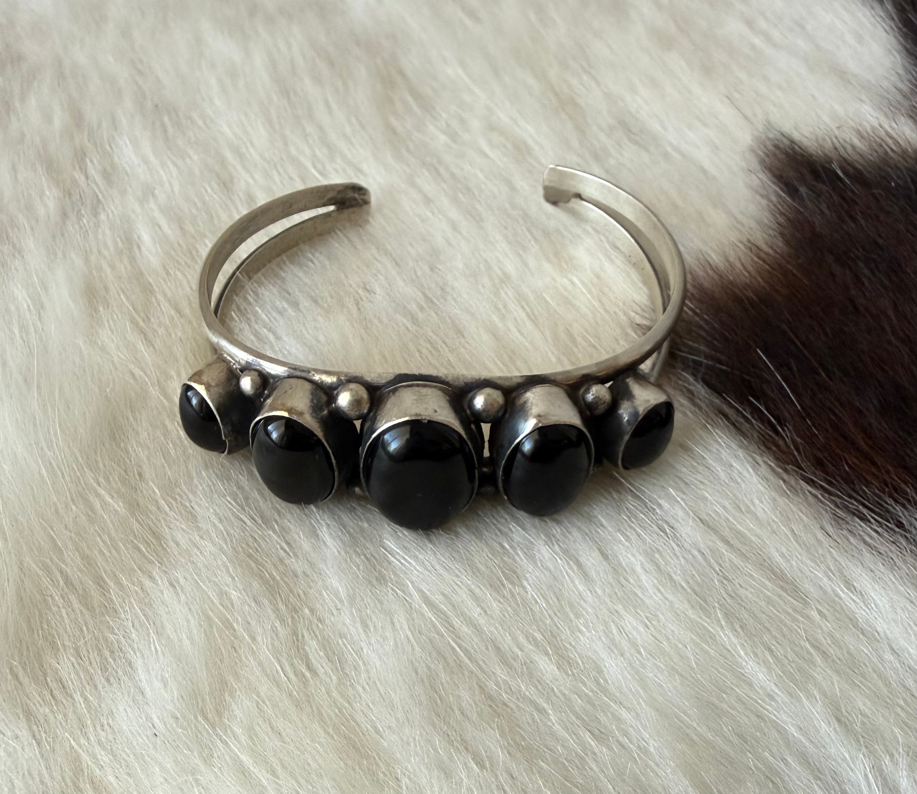 Onyx cuff